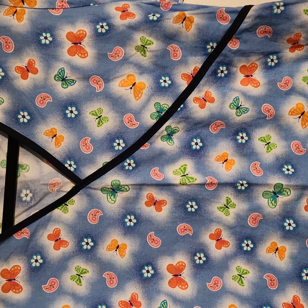 Colorful Butterfly Print Scrub Top - Picture 2 of 4